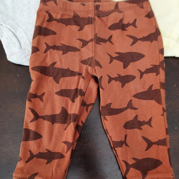 Carter's Baby Boy 3-Piece Shark Outfit Set in Size 9M - Picture 5 of 6